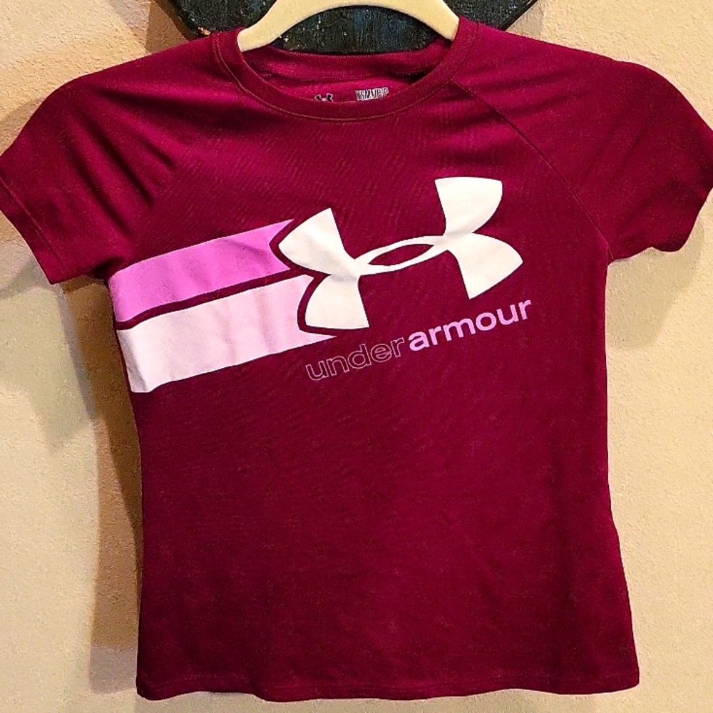 Under Armour top